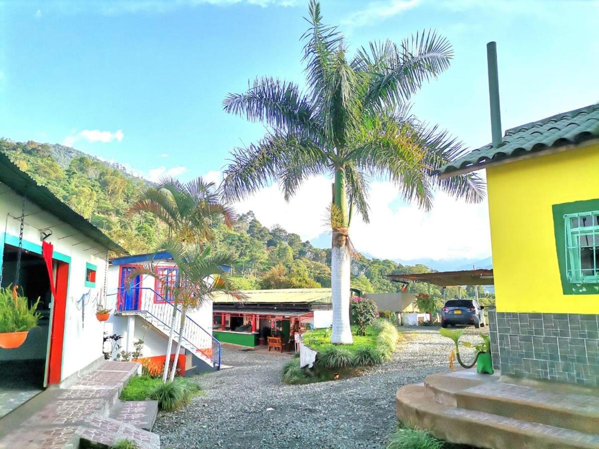 Hostel Finca Turistica Santa Clara Calarcá Exterior foto