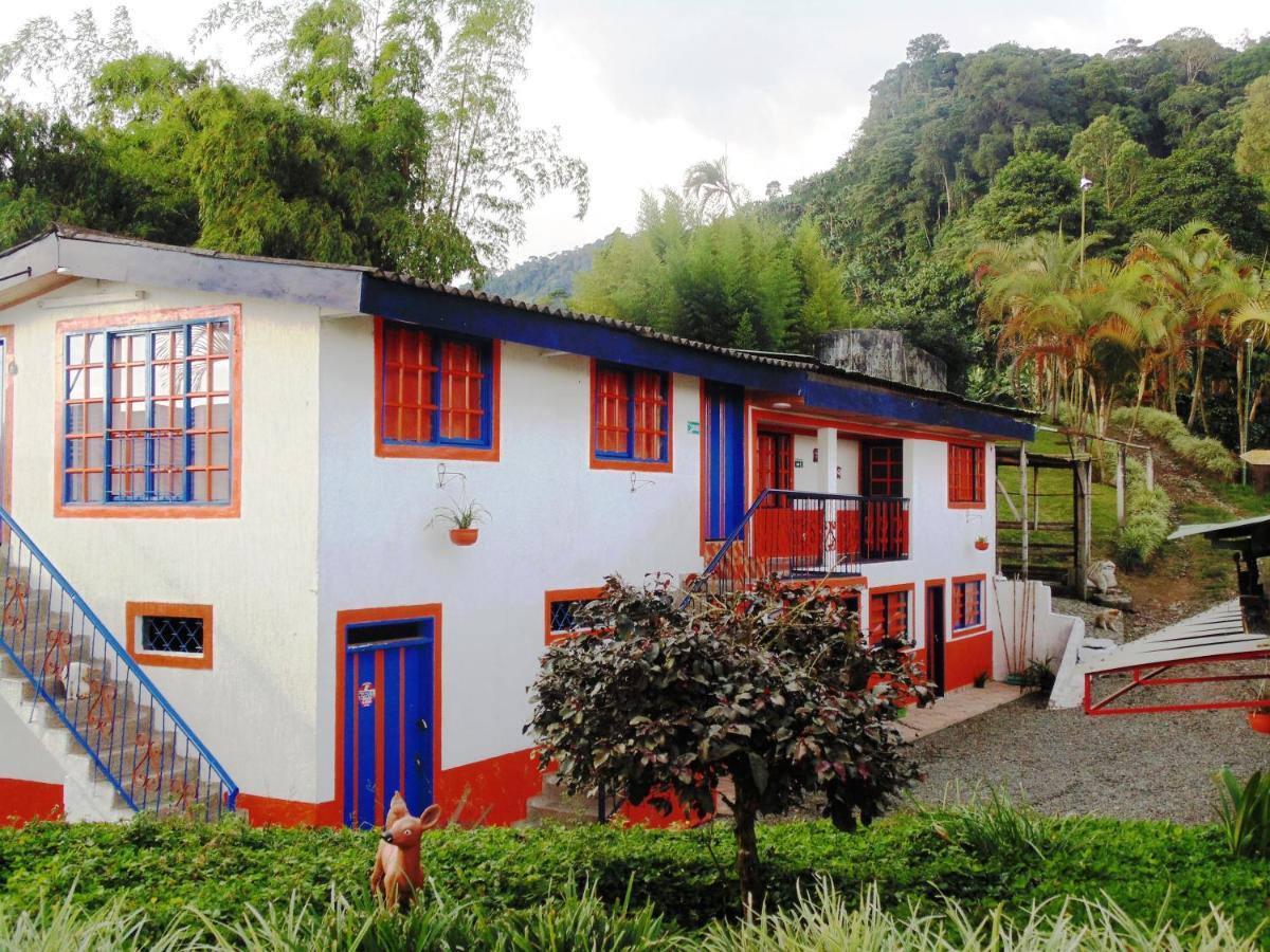 Hostel Finca Turistica Santa Clara Calarcá Exterior foto