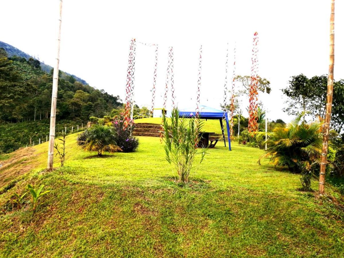 Hostel Finca Turistica Santa Clara Calarcá Exterior foto